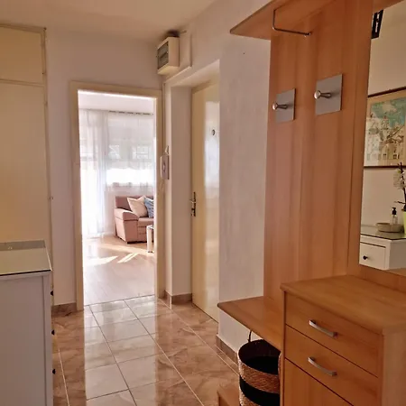 Vita Lägenhet Omiš
